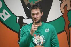 开云体育APP下载-雄鹿B队轻取阿根廷男篮，加里纳利惊艳世界