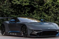 开云sport-夜幕下，他举起右手三指，克莱·汤普森的跨时空救赎