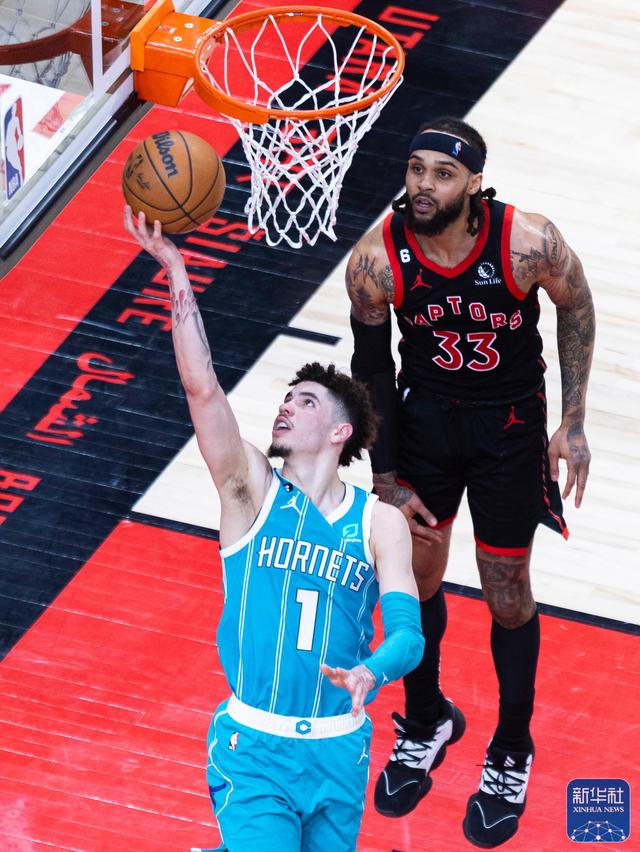 黄蜂完胜凯尔特人，巴恩斯惊艳世界