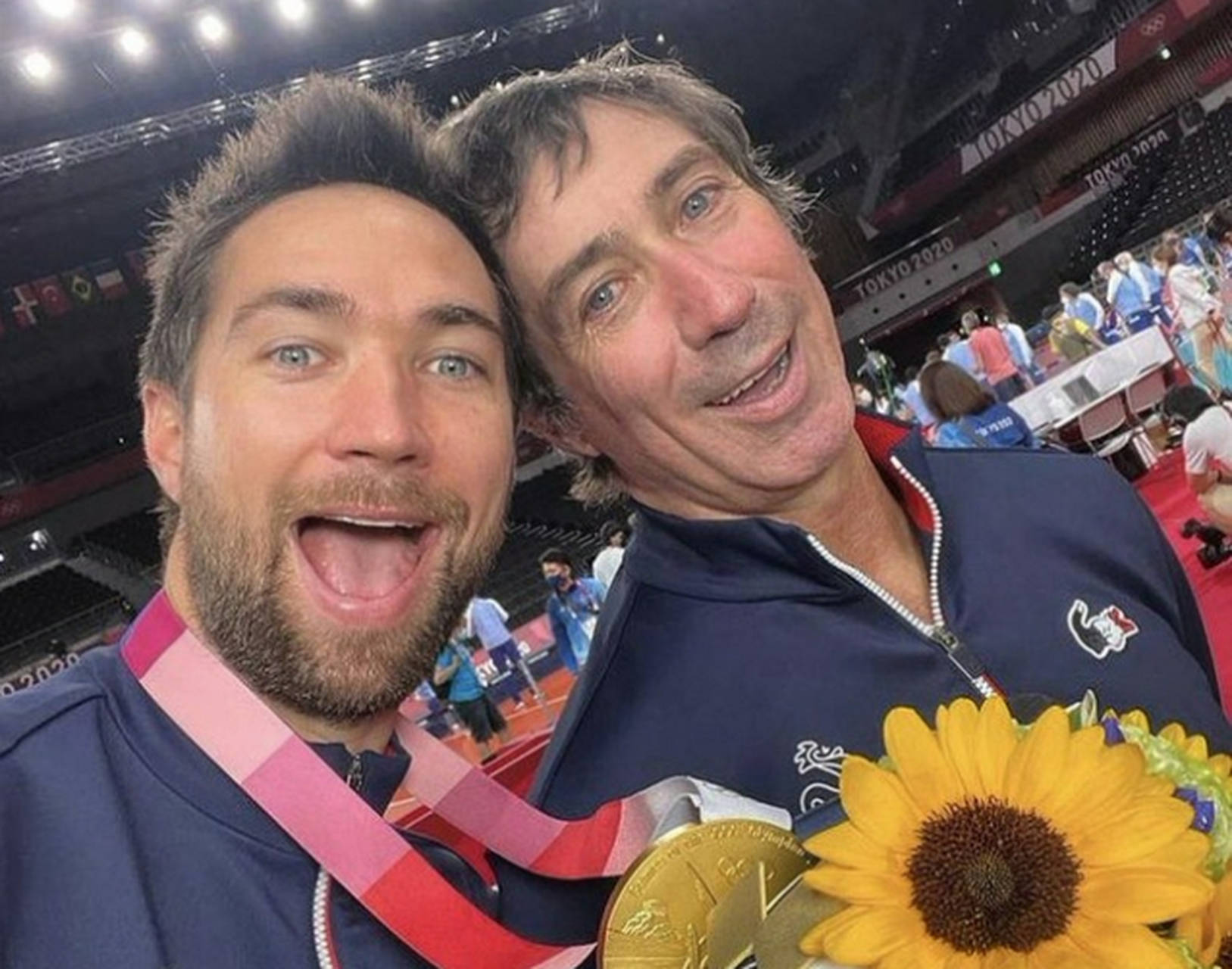 法国乒乓球队横扫韩国乒乓球队，马龙三分雨点燃全场