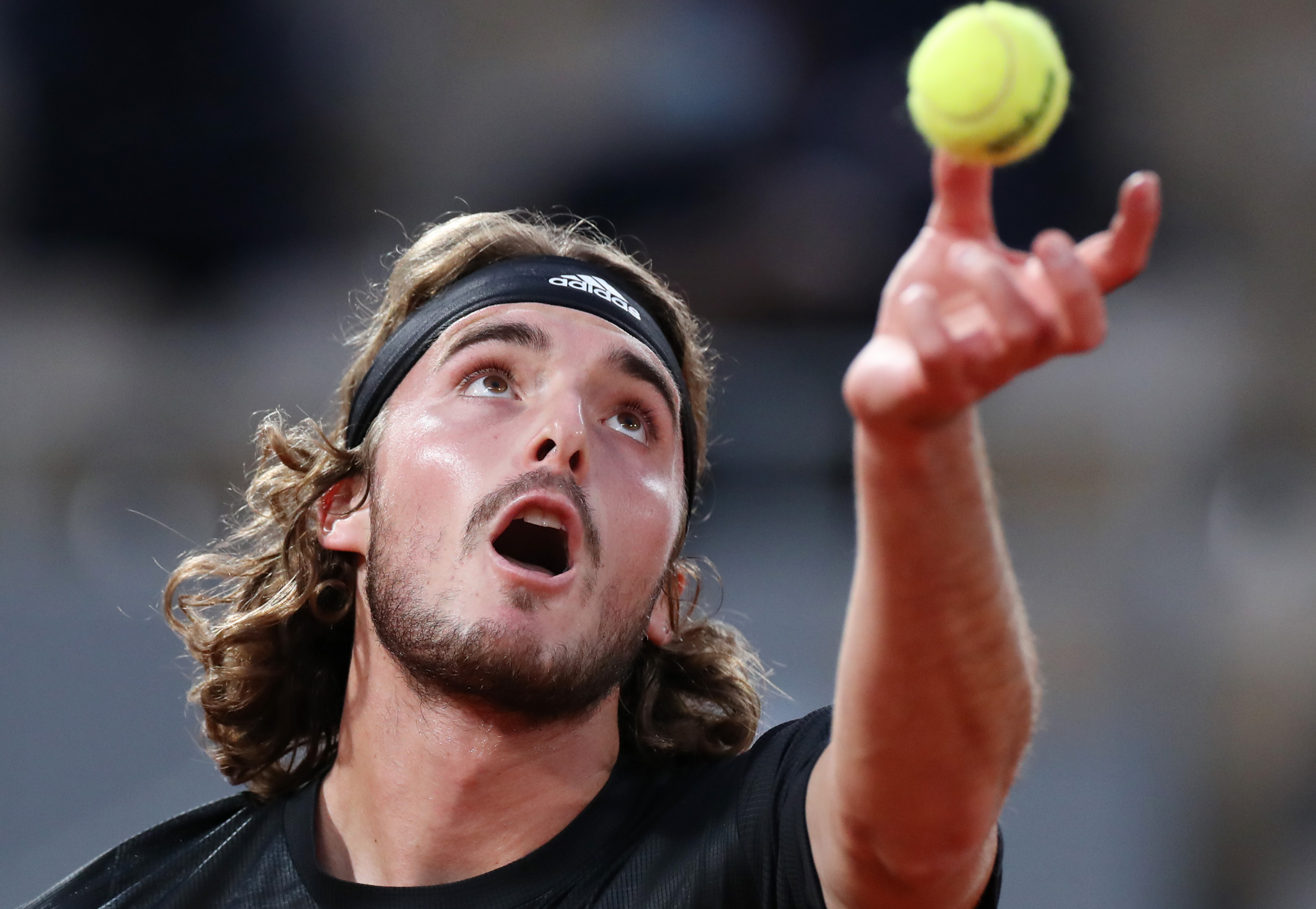 法国网球队横扫英国网球队,西西帕斯一己之力扛起全队 法国网球队横扫英国网球队,西西帕斯一己之力扛起全队