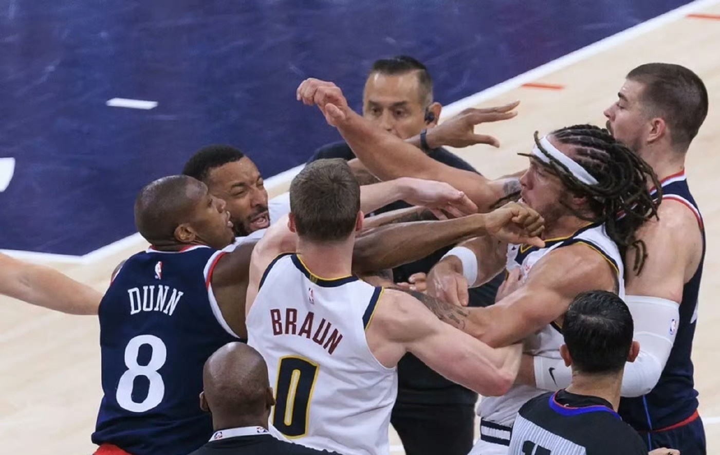 美国男篮翻盘魔术，戈贝尔打破历史纪录