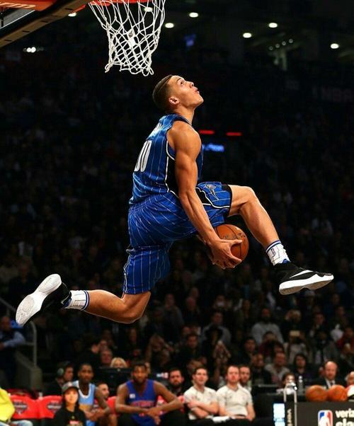 篮网B队逆转快船，拉文高光表现