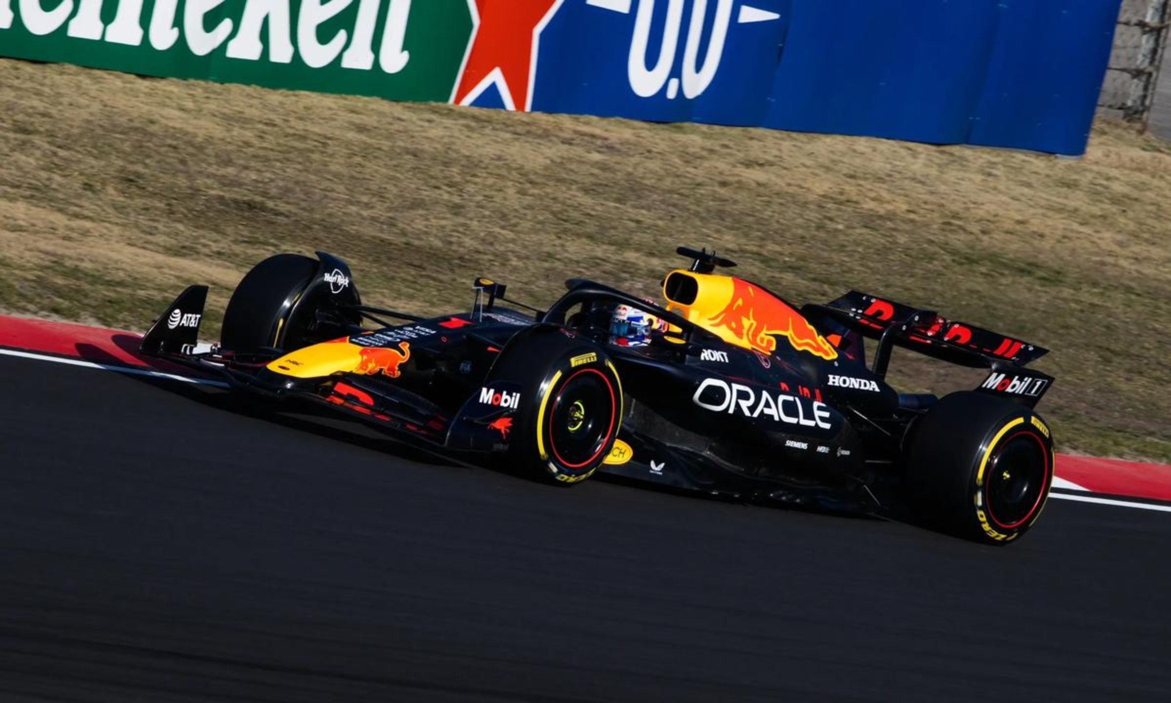 法拉利轻取红牛车队，维斯塔潘带队取胜的简单介绍