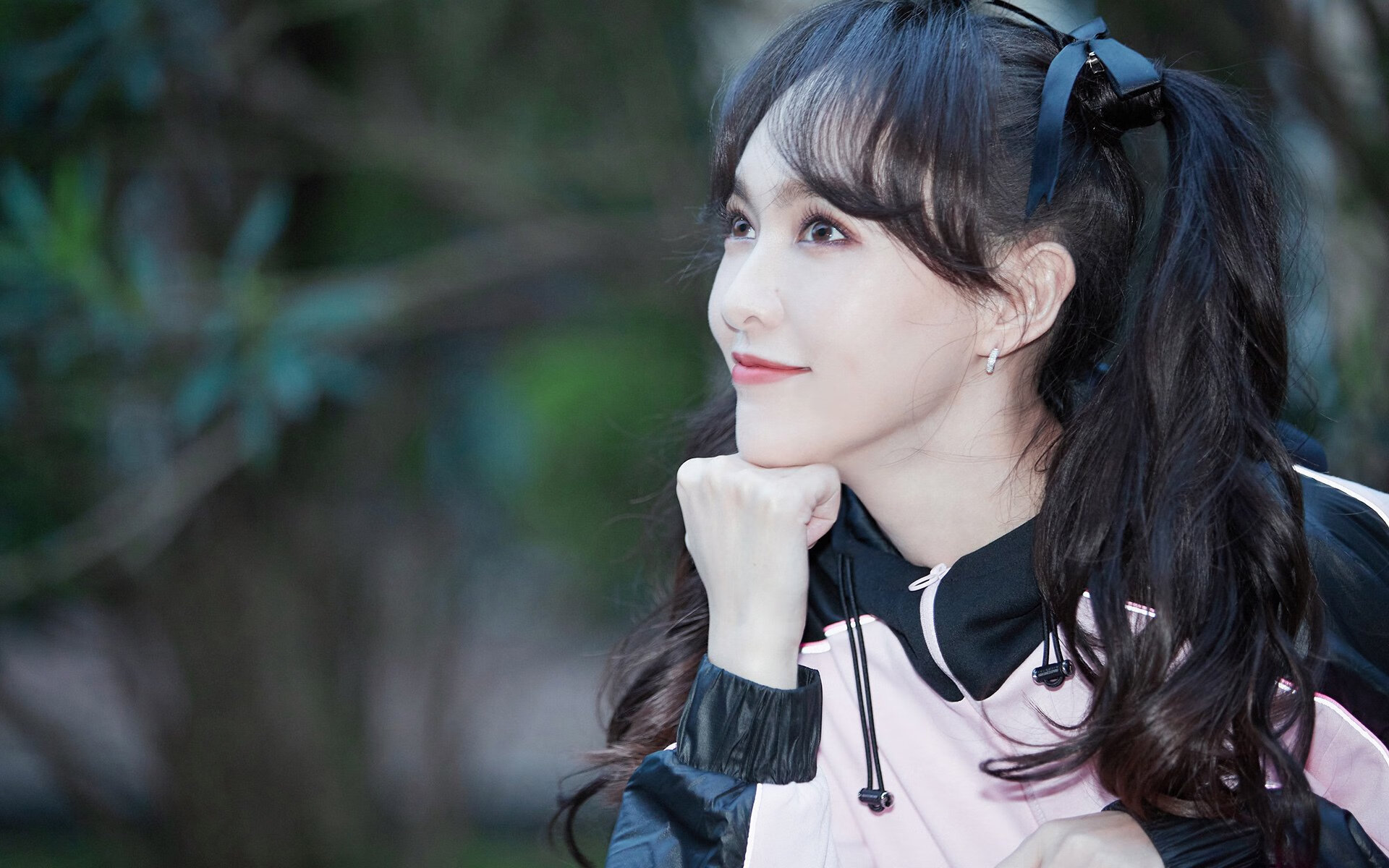 法网横扫ATP总决赛，辛纳的球拍是点燃赛场的火焰