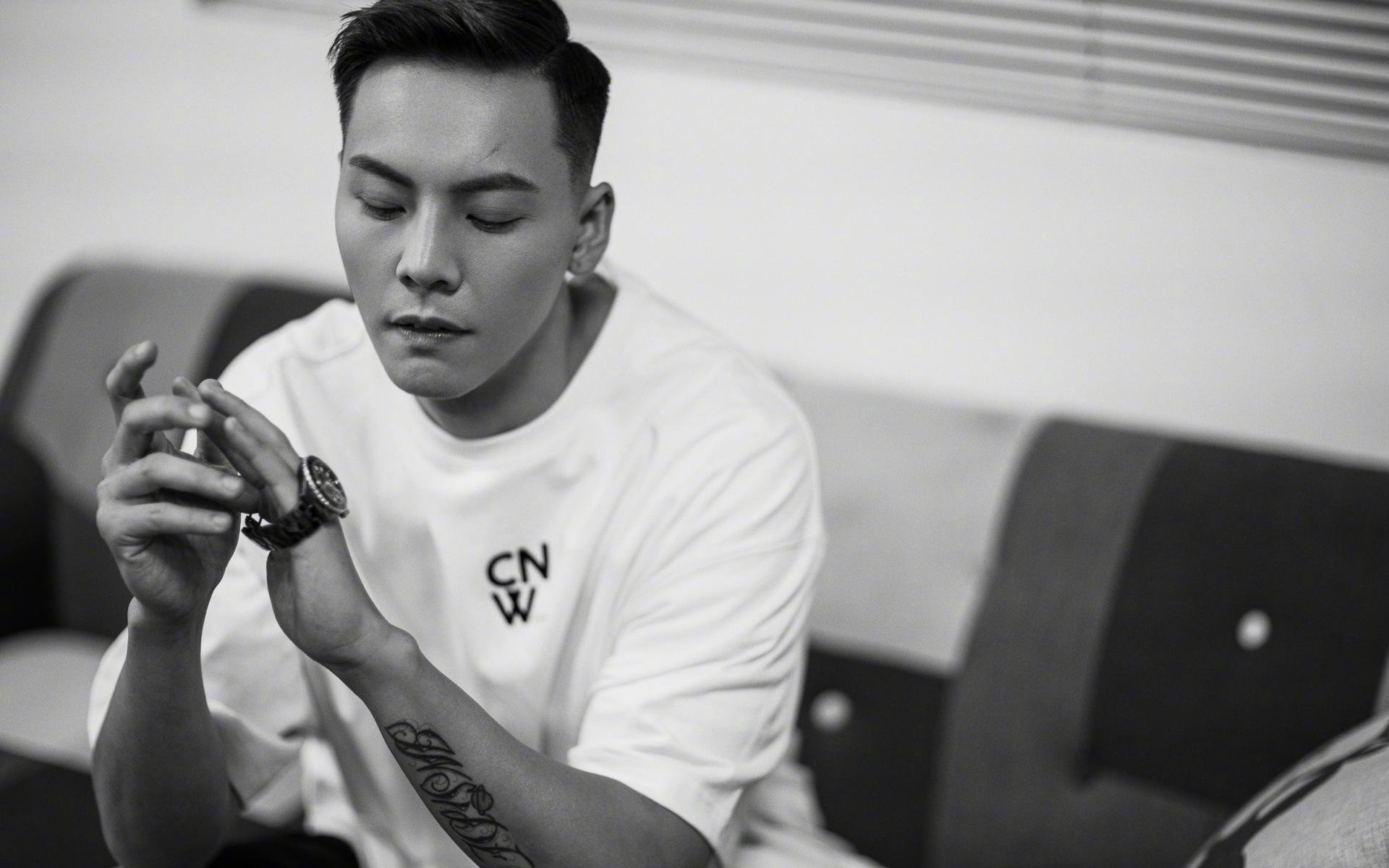 当欧文将球场变作画布，篮网以艺术般的胜利，令山西队成为背景