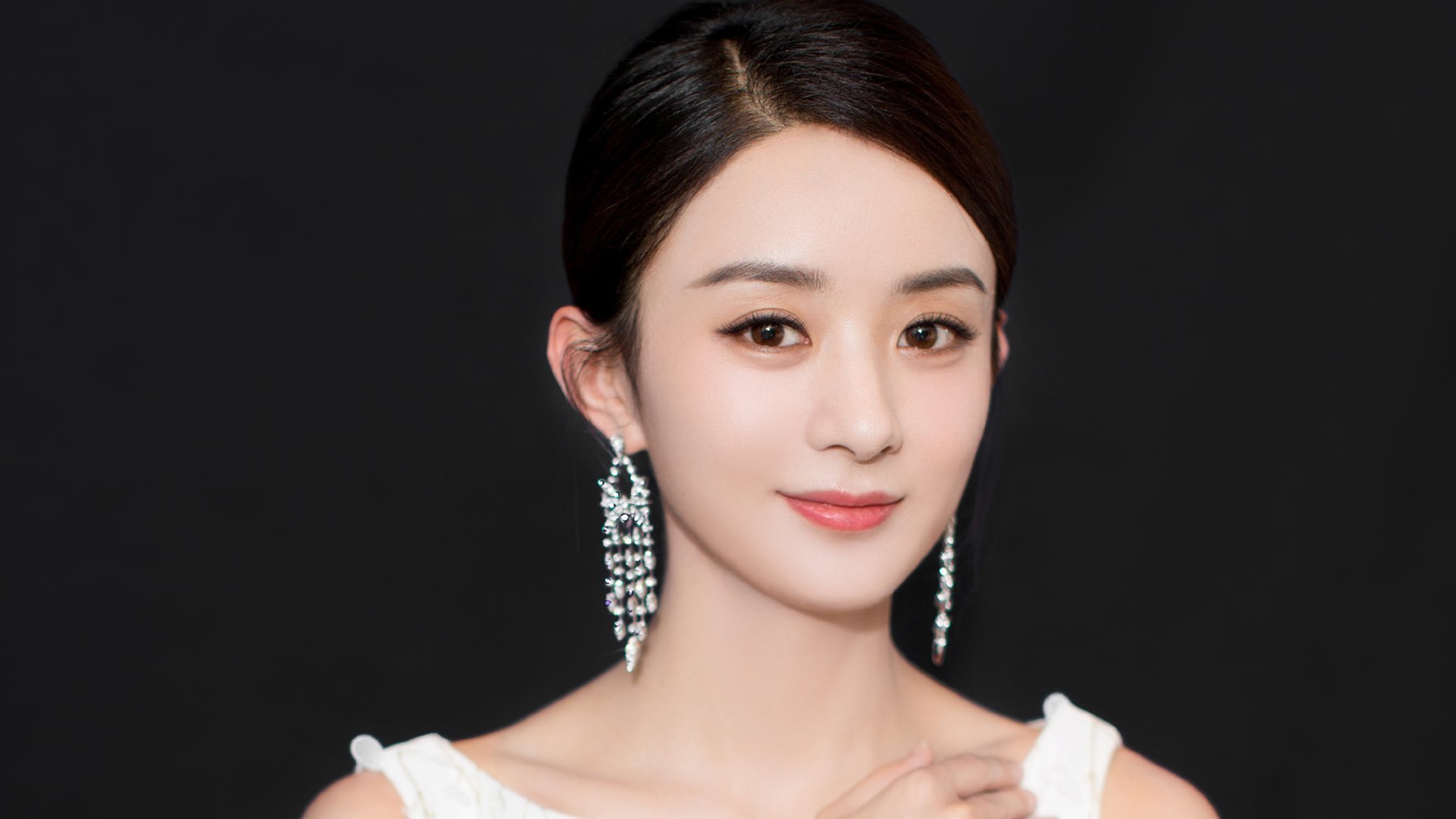 极速协奏曲，当恩比德在F1引擎轰鸣中带队冲刺