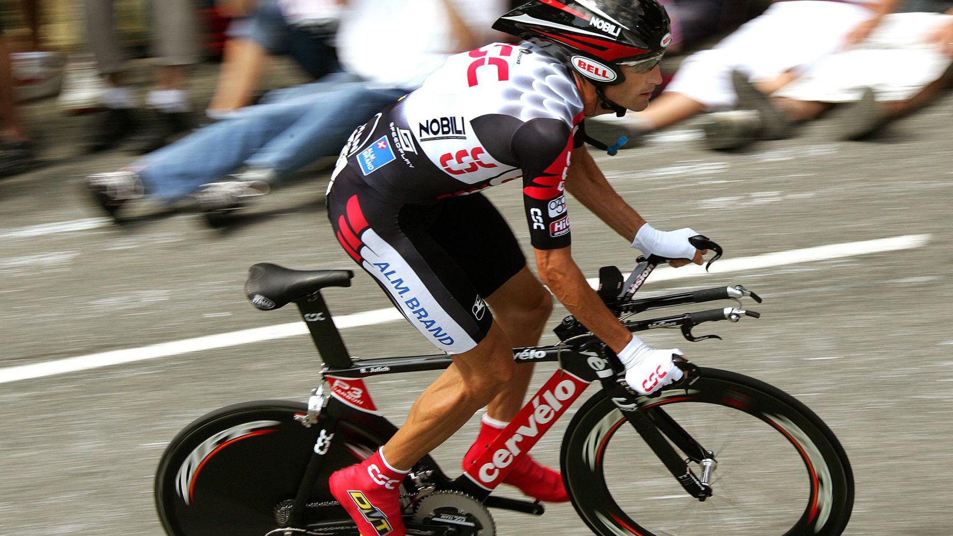 1.全球聚焦,当华南虎跨洋猎爵士—广东队史诗级攻防压制NBA劲旅