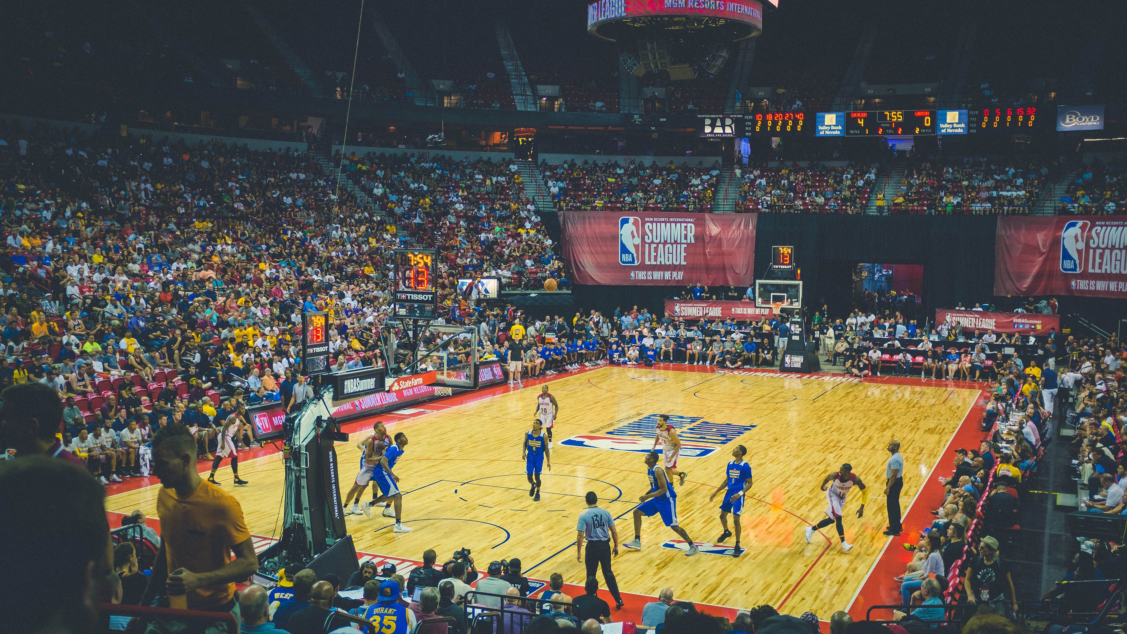 虚拟巅峰，当CBA十一冠王广东队穿越对阵NBA步行者，福克斯末节20分接管比赛